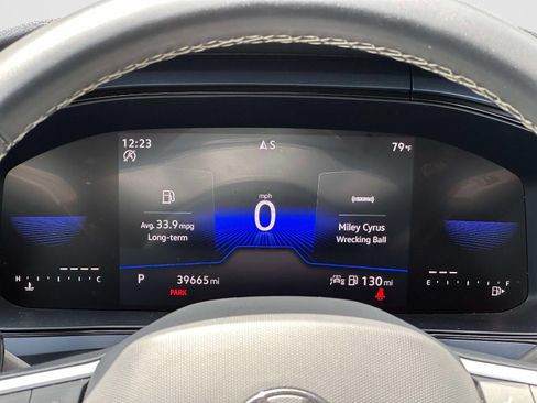 Certified 2023 Volkswagen Taos SE FWD image 24