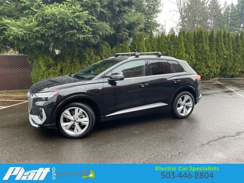 Used 2023 Audi Q4 e-tron Prestige w/ 20" Wheel Package image 4