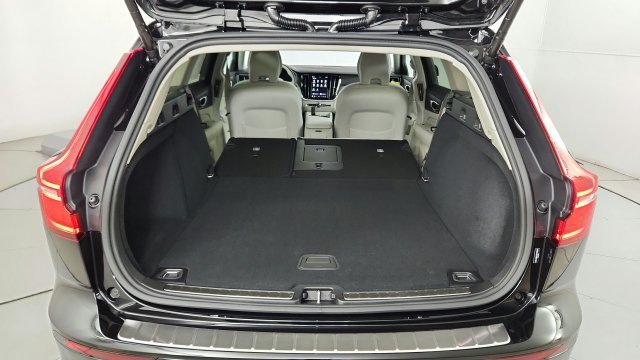 Used 2026 Volvo V60 B5 Cross Country Plus w/ Climate Package AWD/4WD image 42