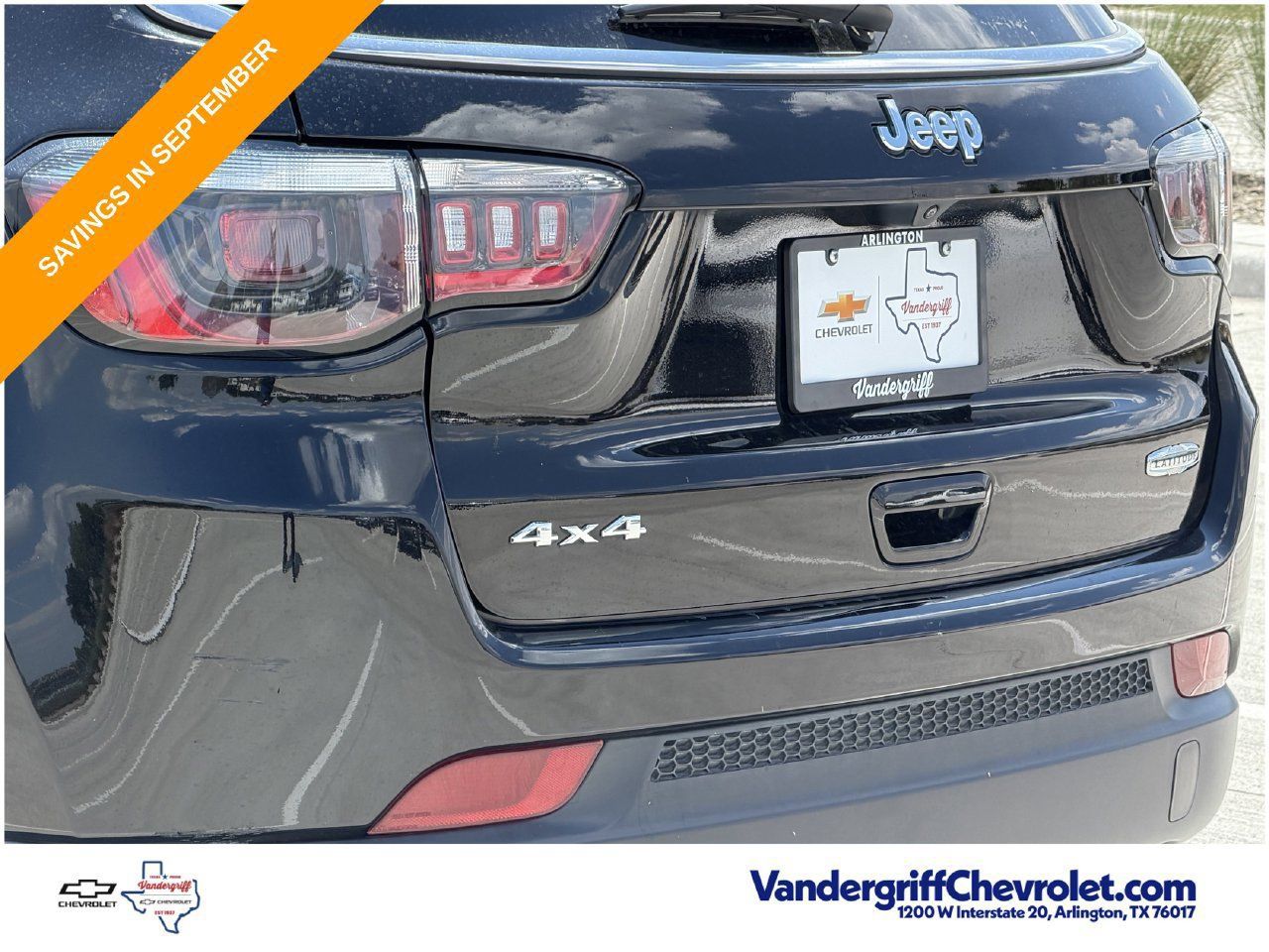 Used 2025 Jeep Compass Latitude w/ Sun & Sound Group AWD/4WD image 6