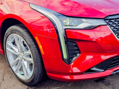 Used 2025 Cadillac CT4 Luxury image 8