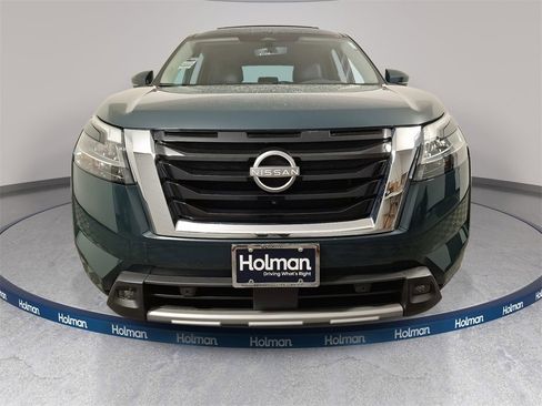 Used 2024 Nissan Pathfinder SL image 3