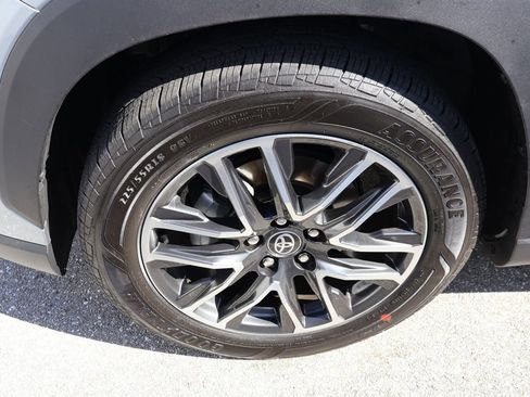 Used 2026 Toyota Corolla Cross XLE w/ Convenience Package image 4