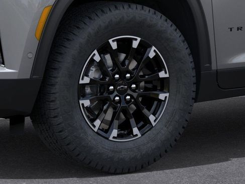 New 2026 Chevrolet Traverse Z71 w/ Enhanced Driving Package AWD/4WD image 9