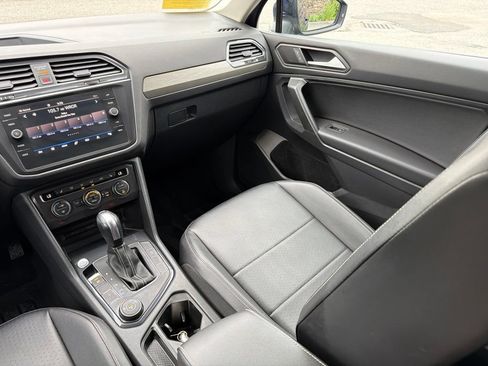 Used 2021 Volkswagen Tiguan SE AWD/4WD image 26