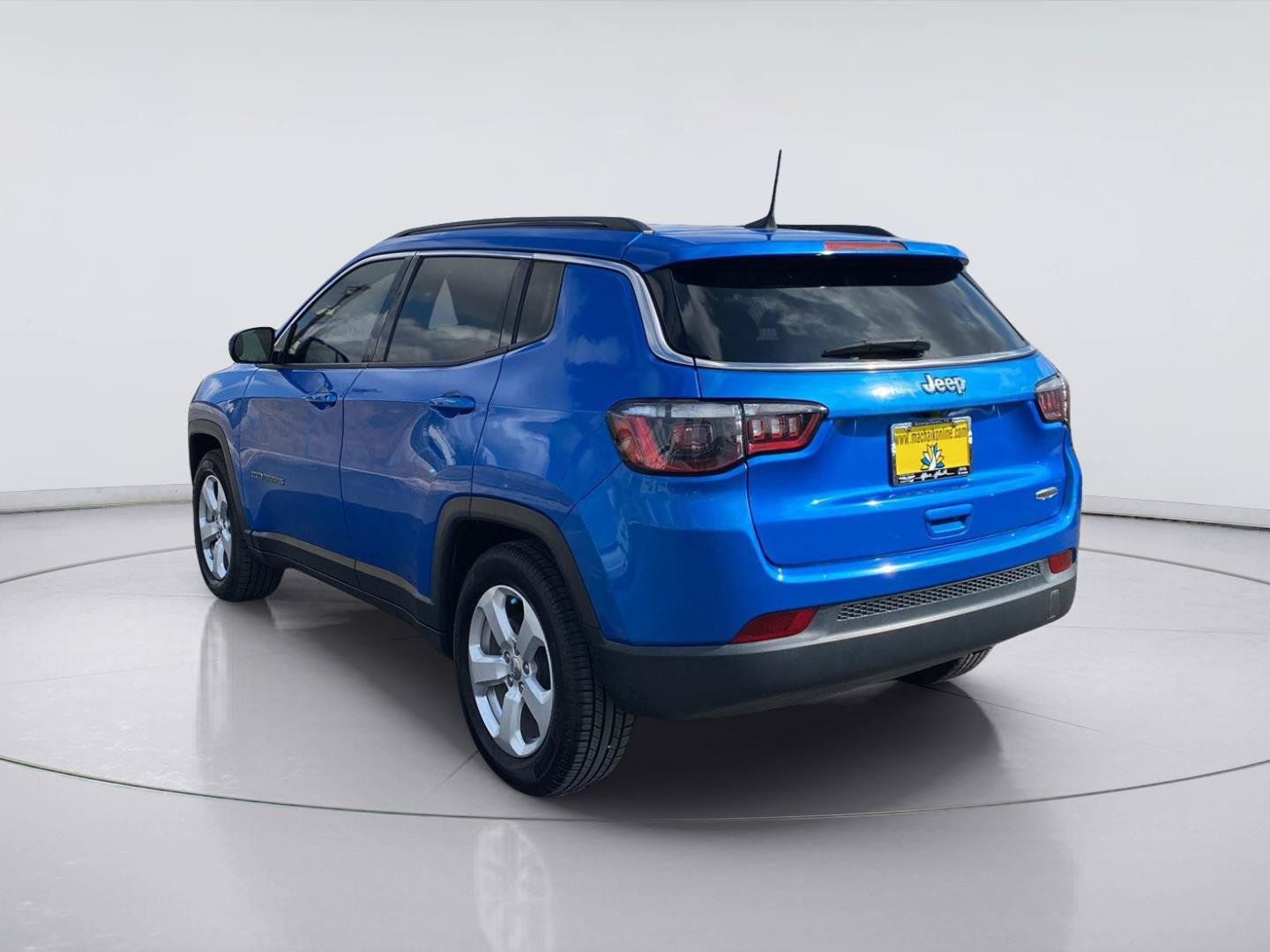 Used 2020 Jeep Compass Latitude w/ Popular Equipment Group FWD image 3