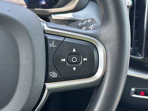 Used 2024 Volvo XC60 B5 Core image 11