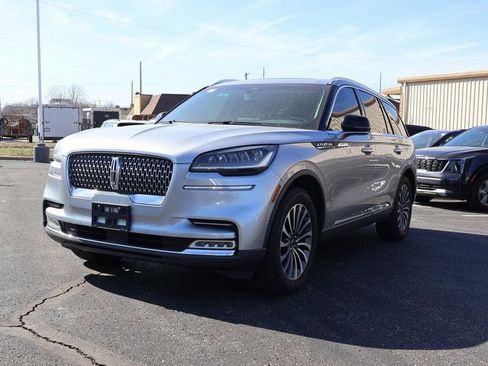 Used 2020 Lincoln Aviator Reserve w/ Equipment Group 201A image 3