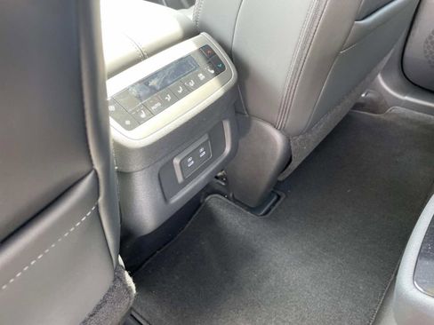New 2026 Nissan Pathfinder SL FWD image 11