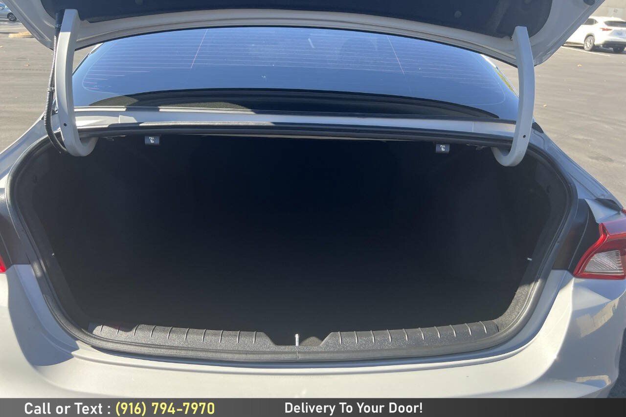 Used 2023 Kia K5 GT-Line w/ GT-Line Premium Package FWD image 11