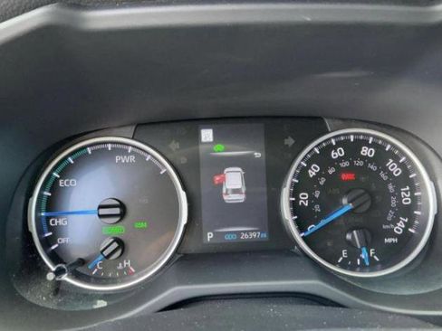 Used 2022 Toyota RAV4 XLE image 9