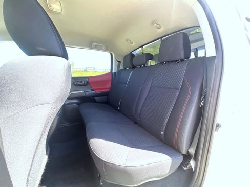 Used 2022 Toyota Tacoma SR5 AWD/4WD image 20