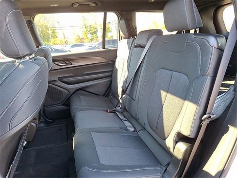 New 2025 Jeep Grand Cherokee L Laredo w/ Luxury Tech Group I image 6