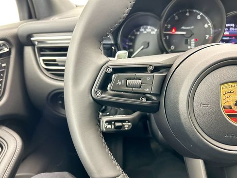 Used 2026 Porsche Macan AWD/4WD image 14
