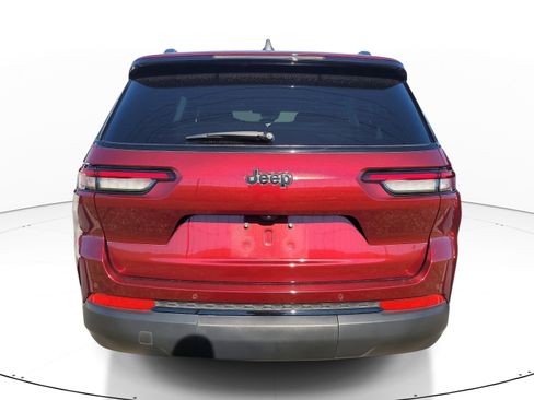 Used 2024 Jeep Grand Cherokee L Altitude image 5