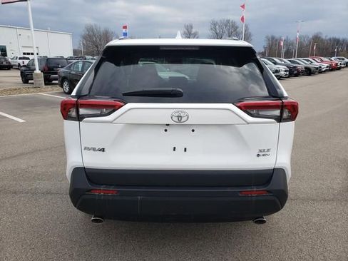 Used 2025 Toyota RAV4 XLE image 6