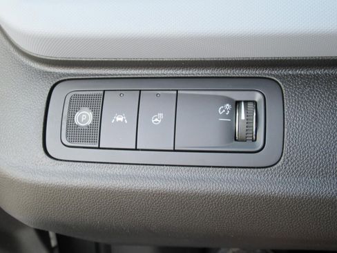 New 2027 Chevrolet Bolt LT w/ Comfort Package FWD image 20