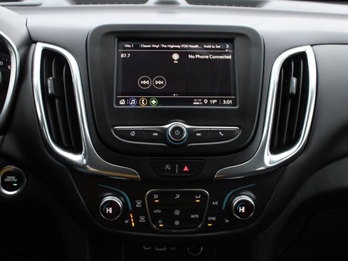 Used 2023 Chevrolet Equinox LT image 12