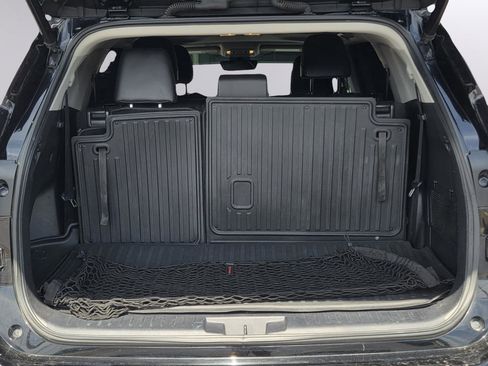 Used 2021 Toyota Highlander XLE FWD image 29