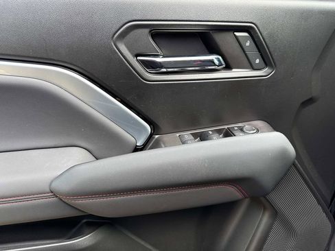 Used 2024 Chevrolet Colorado Z71 w/ Z71 Convenience Package 2 image 19