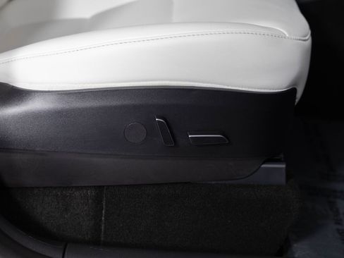 Used 2022 Tesla Model Y Performance image 30