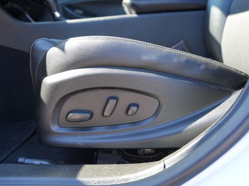 Used 2019 Chevrolet Impala LT FWD image 12