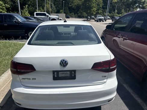 Used 2018 Volkswagen Jetta SE FWD image 8