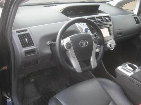 Used 2013 Toyota Prius V Five image 17