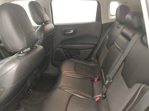 Used 2018 Jeep Compass Latitude w/ Popular Equipment Group AWD/4WD image 18