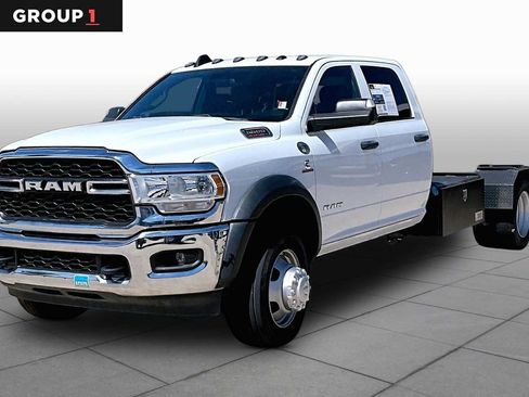 Used 2022 RAM 5500 Tradesman w/ Chrome Appearance Group AWD/4WD image 1