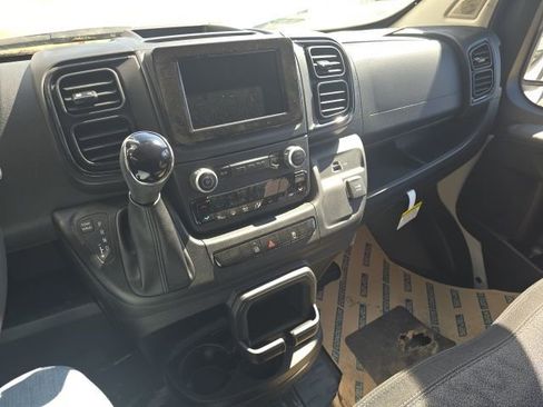 Used 2024 RAM ProMaster 2500 w/ Convenience Group FWD image 13