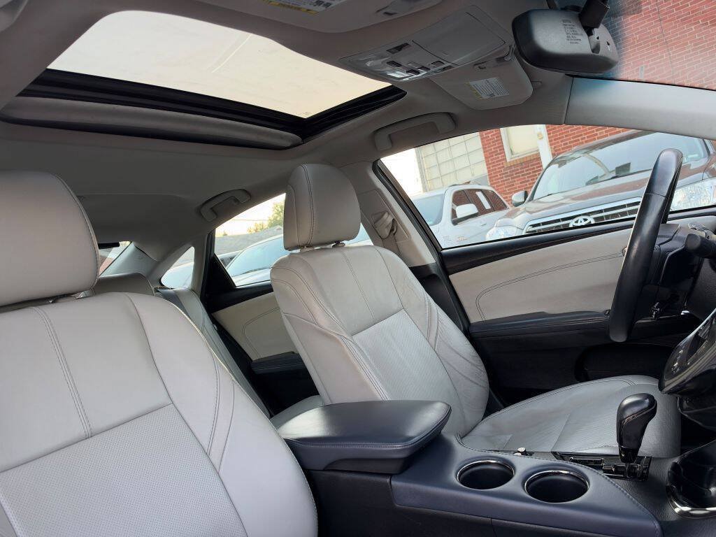 Used 2014 Toyota Avalon Limited FWD image 24