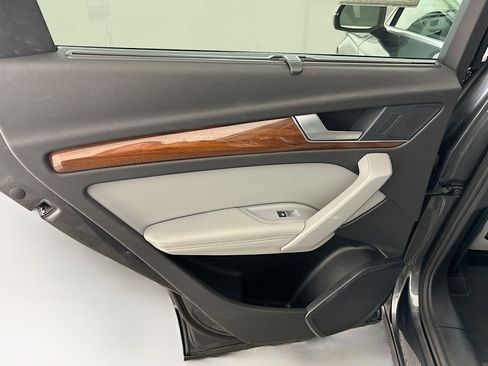 Used 2022 Audi Q5 2.0T Premium Plus image 28