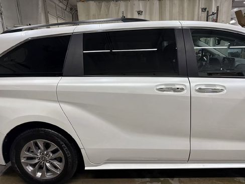 Used 2024 Toyota Sienna XLE image 15