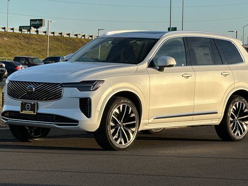 New 2026 Volvo XC90 B5 Plus w/ Protection Package AWD/4WD image 7