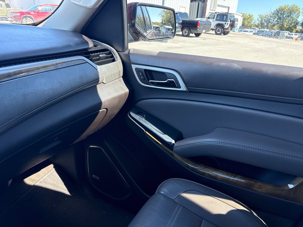 Used 2017 GMC Yukon Denali w/ Open Road Package AWD/4WD image 10
