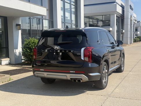Used 2023 Hyundai Palisade Limited AWD/4WD image 5