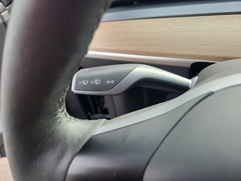 Used 2022 Tesla Model Y Performance image 22