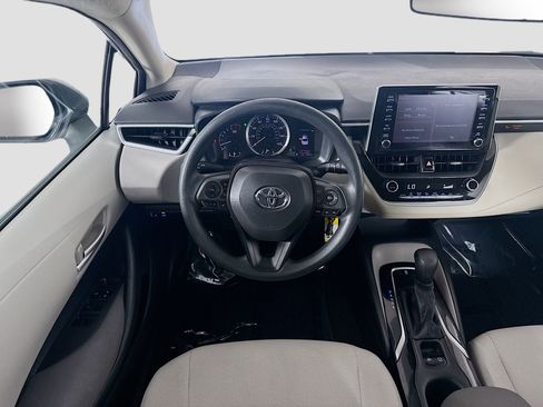 Used 2020 Toyota Corolla LE FWD image 17