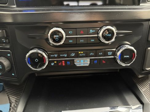 New 2026 Ford F250 Lariat w/ Black Appearance Package image 32