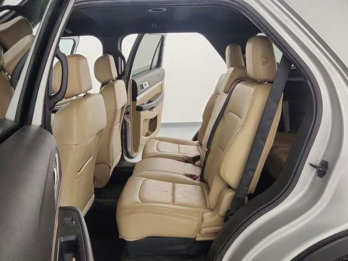 Used 2016 Ford Explorer XLT w/ Equipment Group 202A image 27