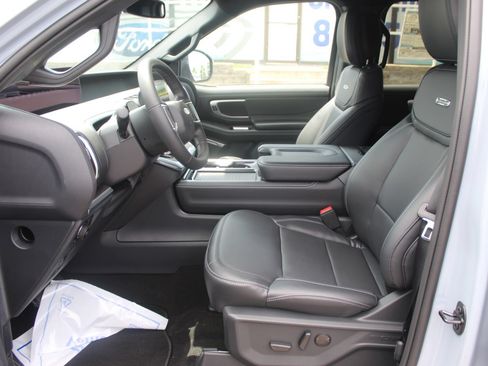 New 2026 Ford Expedition Platinum w/ Stealth Appearance Package AWD/4WD image 24