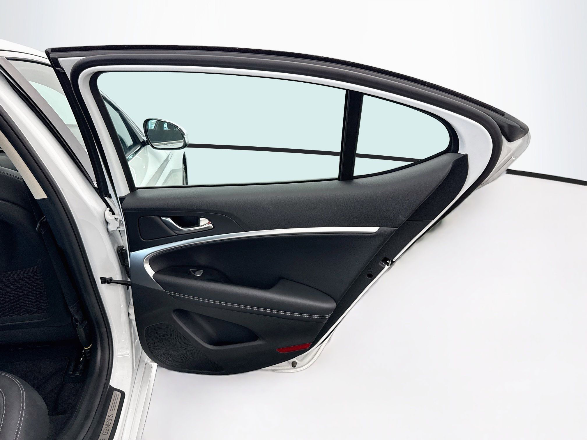 Used 2026 Genesis G70 2.5T RWD image 31