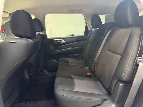 Used 2020 Nissan Pathfinder S AWD/4WD image 23