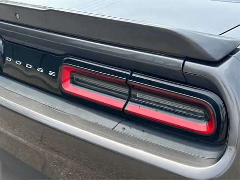 Used 2019 Dodge Challenger SXT RWD image 36