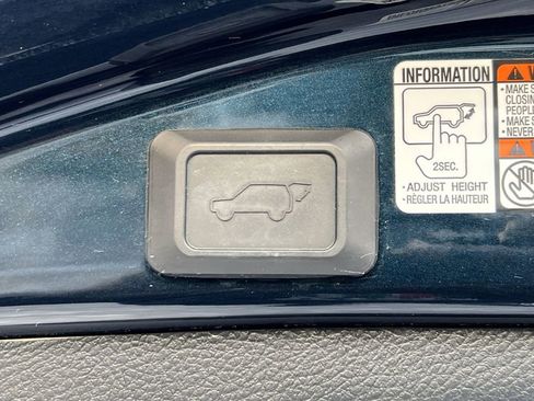 Used 2017 Toyota RAV4 Platinum image 25