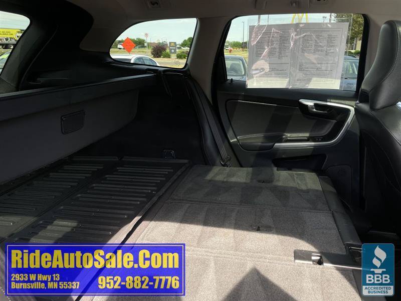 Used 2016 Volvo XC60 T6 w/ Proximity Package AWD/4WD image 31