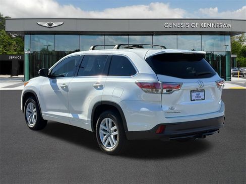 Used 2016 Toyota Highlander LE image 5