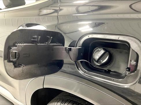 Used 2023 Hyundai Santa Fe SEL w/ Premium Package image 43