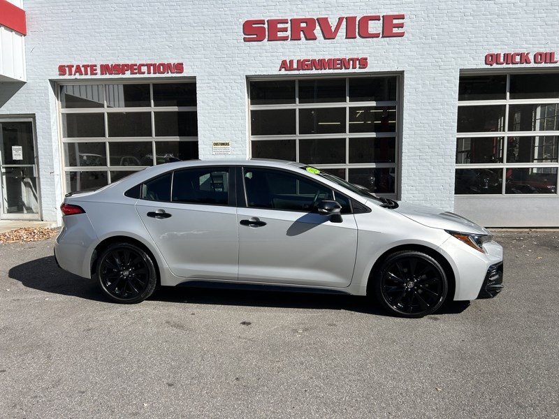 Used 2021 Toyota Corolla SE FWD image 1